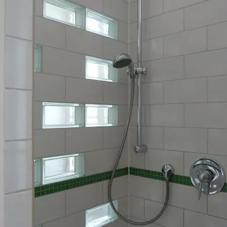 Winzerhaus Andel 베른카슈텔쿠에스